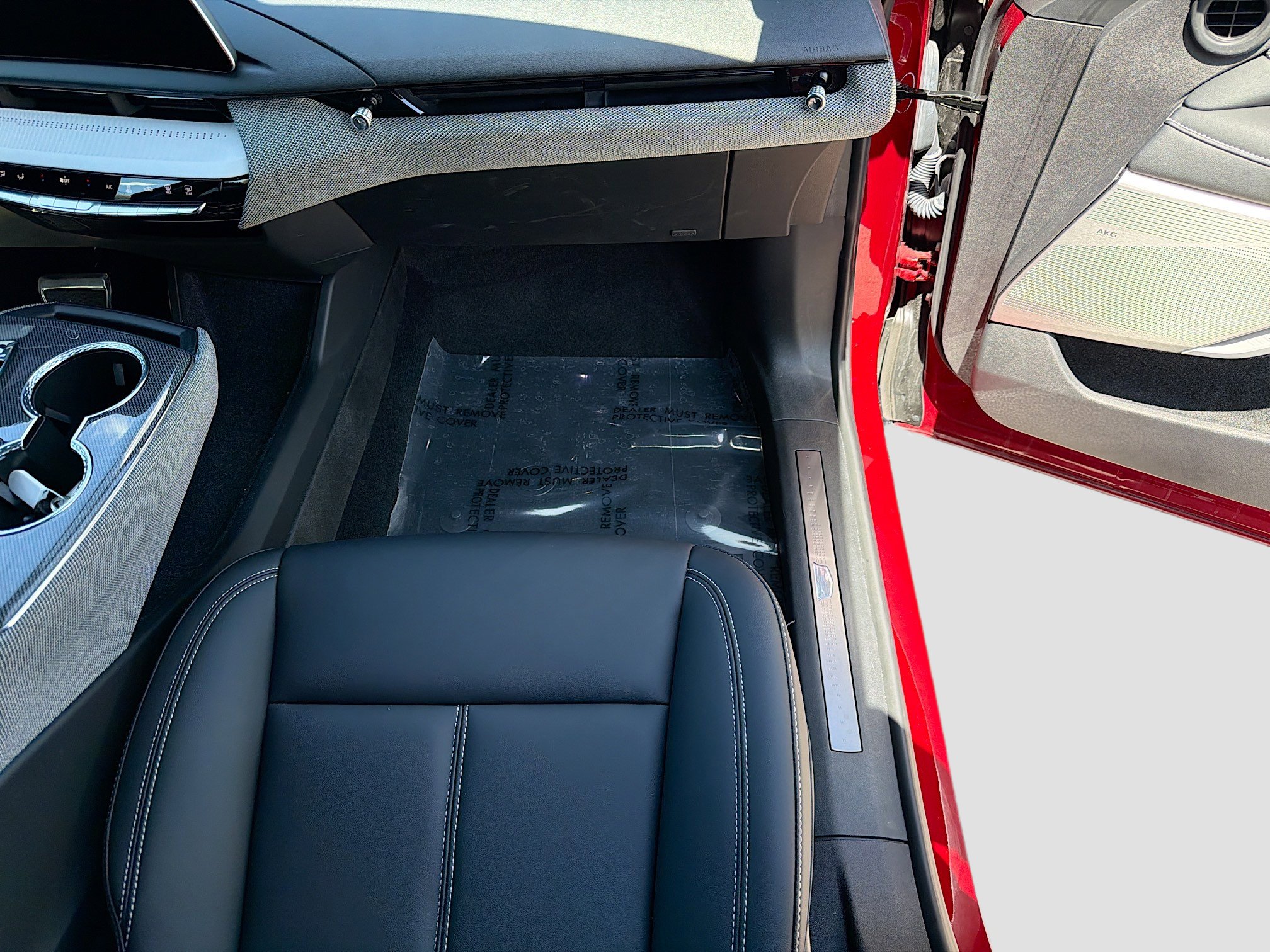 Used 2025 Cadillac Optiq Sport 1 image 18