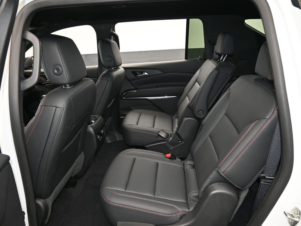 Used 2024 Chevrolet Traverse Z71 w/ Enhanced Driving Package image 40