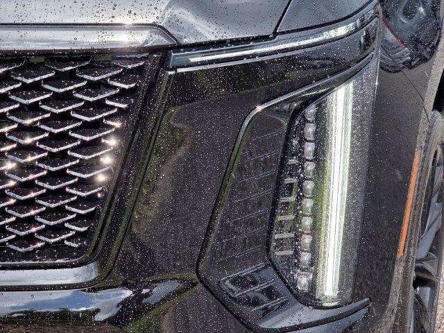 New 2026 Cadillac Escalade Platinum Sport w/ LPO, ONYX Package AWD/4WD image 10