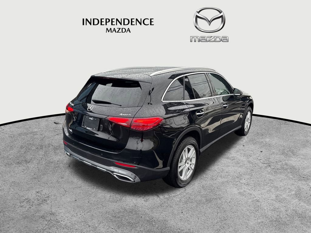 Used 2025 Mercedes-Benz GLC 300 4MATIC image 3