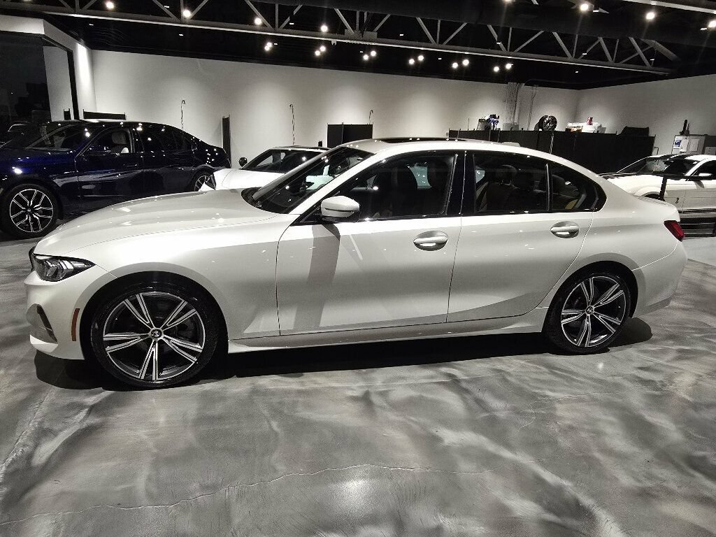 Used 2023 BMW 330i Sedan w/ Convenience Package RWD image 8