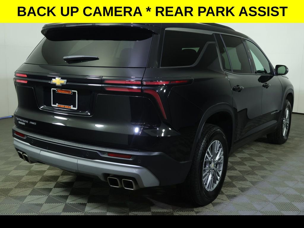 Used 2025 Chevrolet Traverse LT image 12