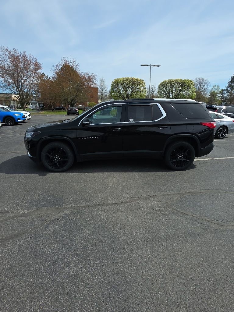 Used 2018 Chevrolet Traverse LT w/ LPO, Black Accent Package AWD/4WD image 6
