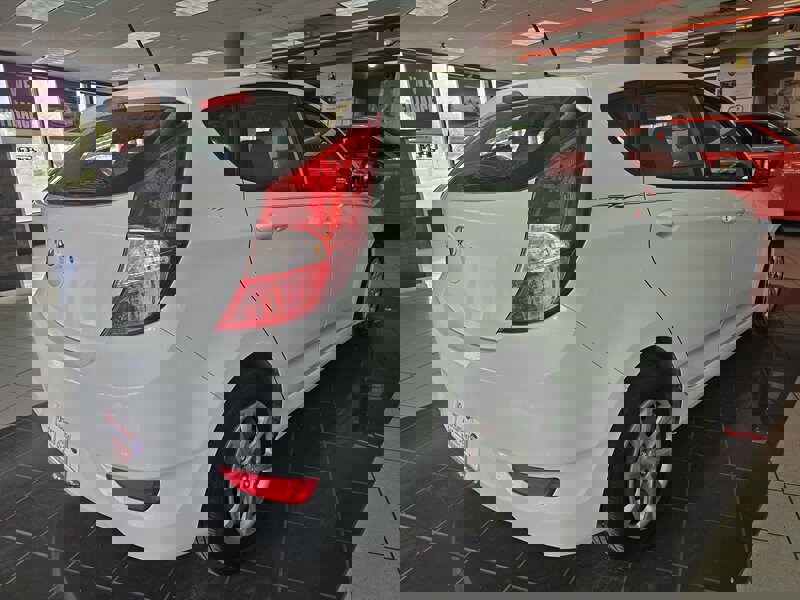 Used 2013 Hyundai Accent GS image 4