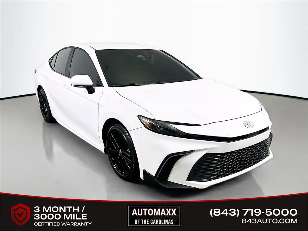 Used 2025 Toyota Camry SE w/ Convenience Package image 1