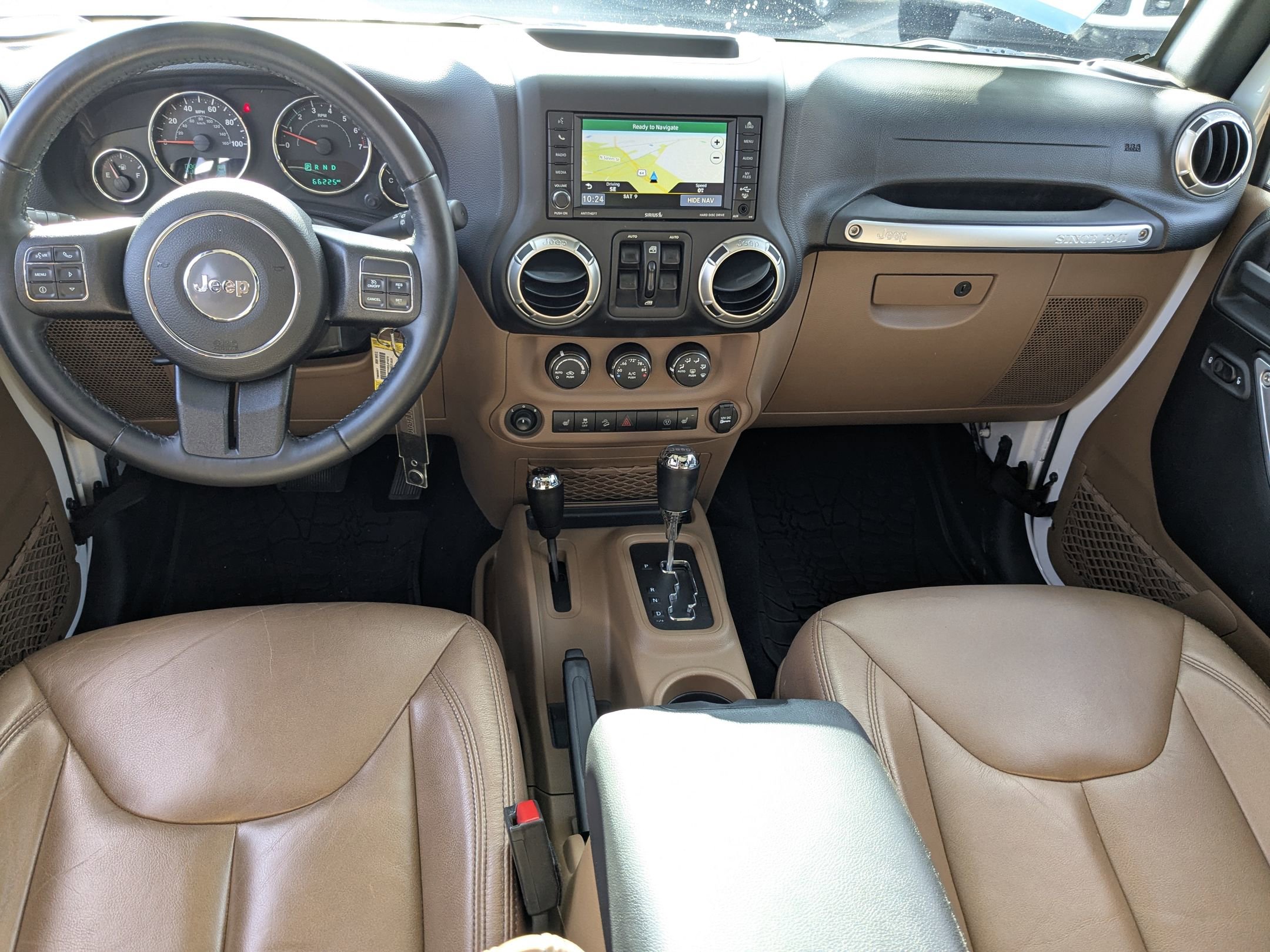 Used 2017 Jeep Wrangler Unlimited Rubicon w/ Connectivity Group image 25