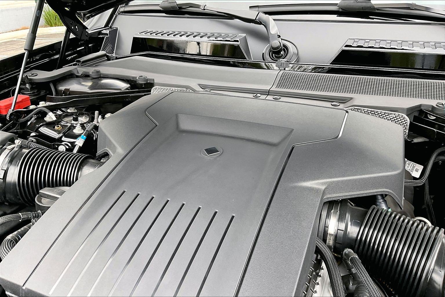 New 2026 Land Rover Defender 110 OCTA AWD/4WD image 19