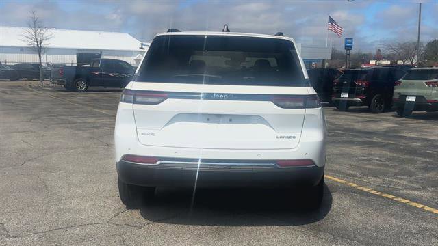 Used 2023 Jeep Grand Cherokee Laredo w/ Trailer Tow Prep Group (B) AWD/4WD image 7