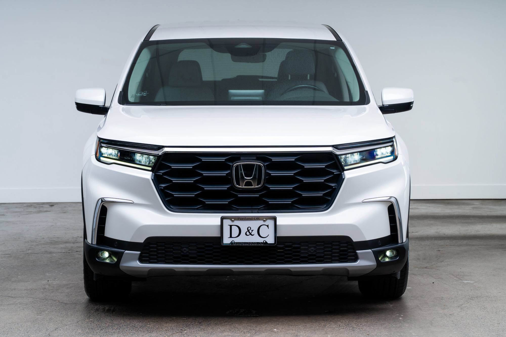 Used 2025 Honda Pilot EX-L image 2