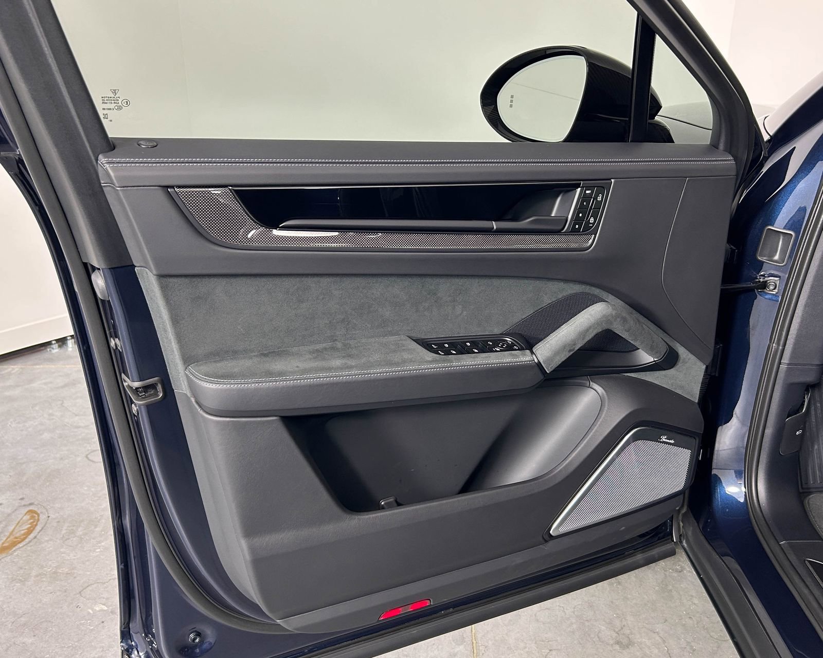 Used 2024 Porsche Cayenne Turbo GT image 14