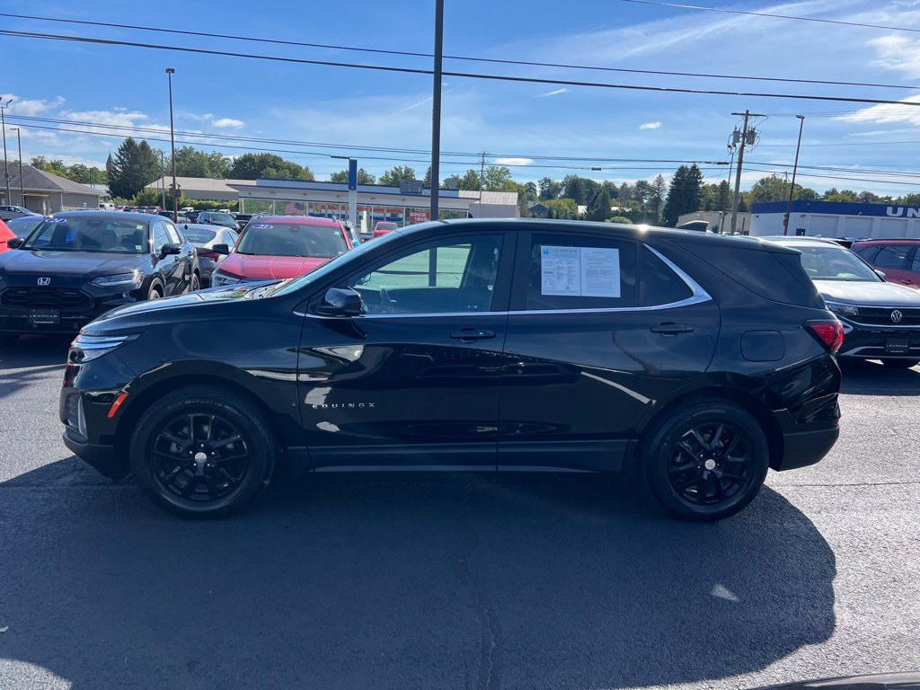 Used 2023 Chevrolet Equinox LT FWD image 2