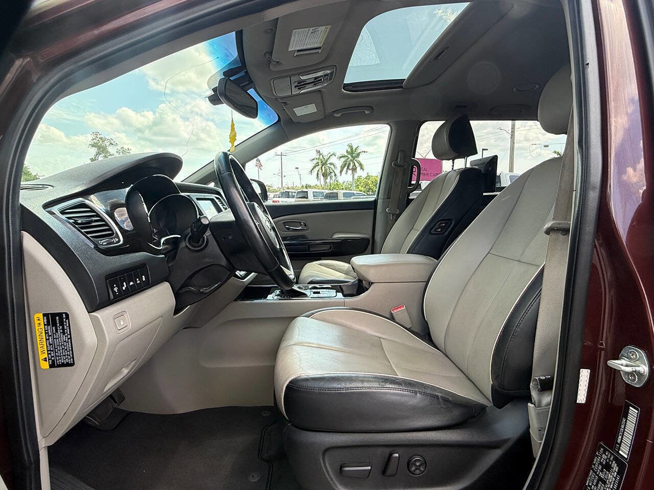 Used 2020 Kia Sedona SX image 14