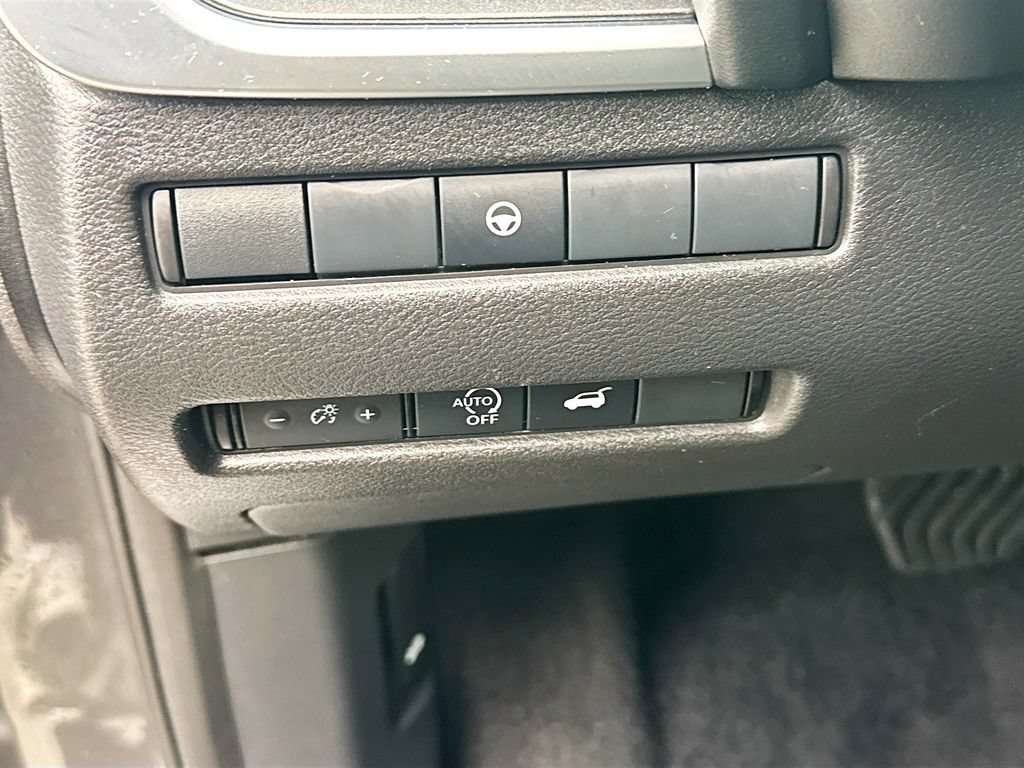Certified 2025 Nissan Rogue SV AWD/4WD image 27