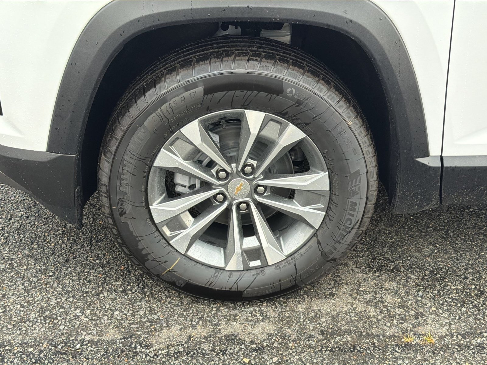 New 2027 Chevrolet Equinox LT w/ Safety and Technology Package AWD/4WD image 12