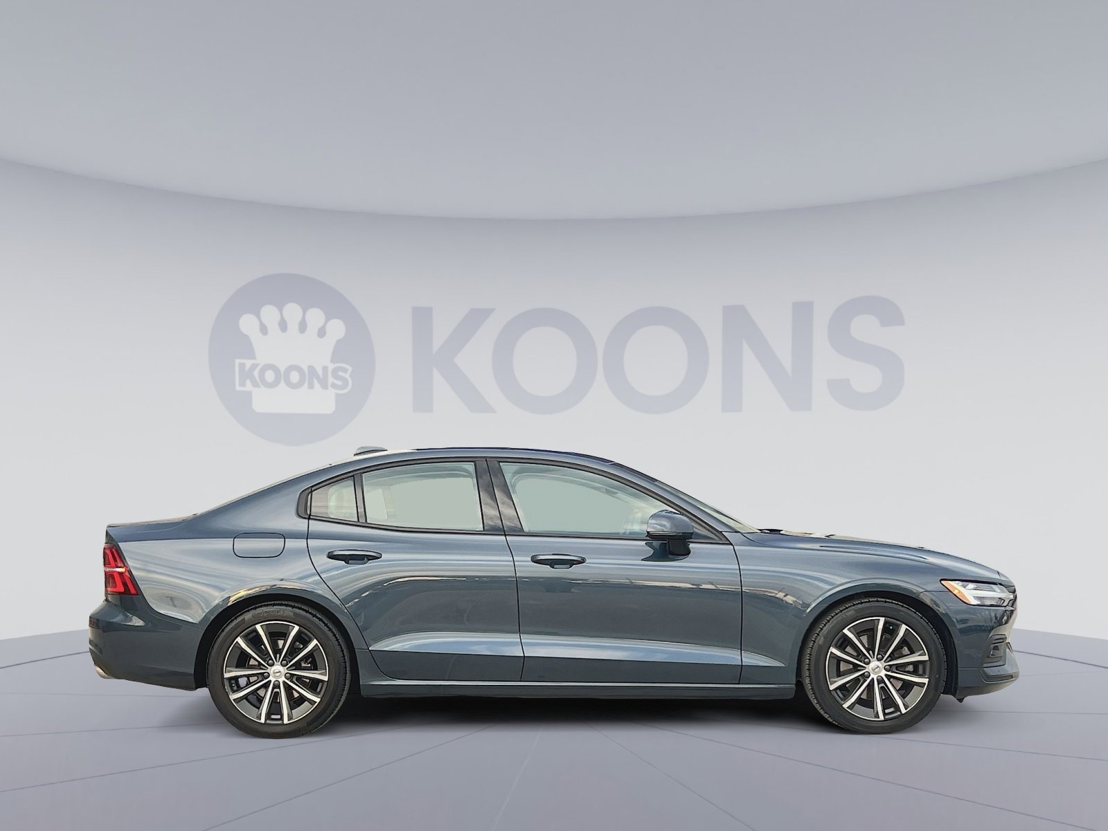 Used 2021 Volvo S60 T5 Momentum image 8