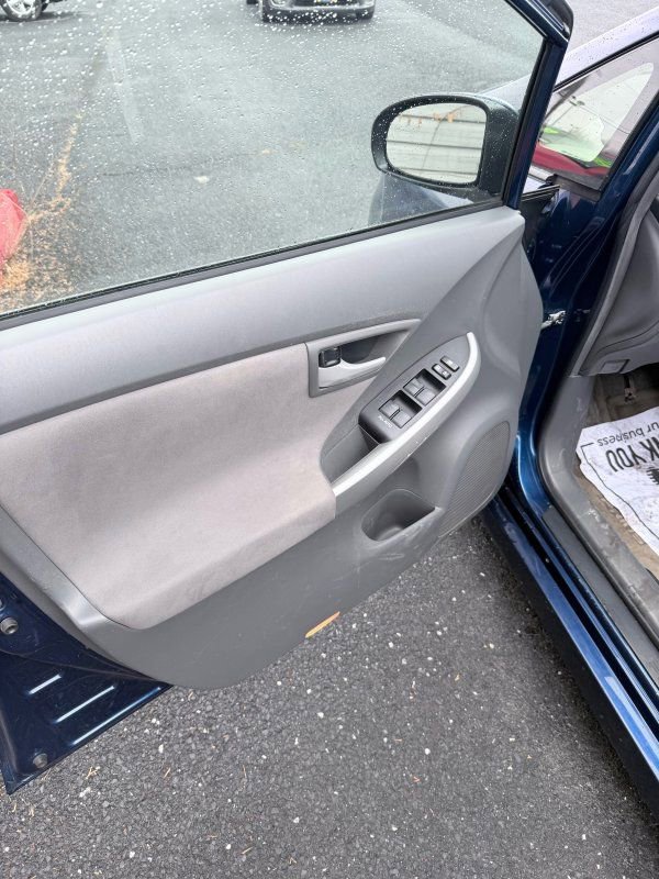 Used 2010 Toyota Prius Five FWD image 7