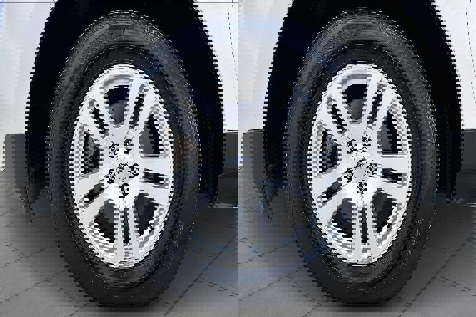 Used 2012 Ford Edge SE image 9