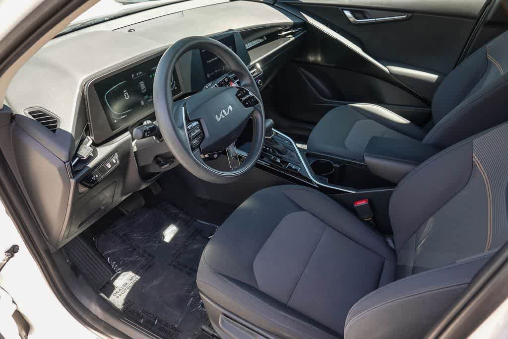 Certified 2023 Kia Niro LX FWD image 16