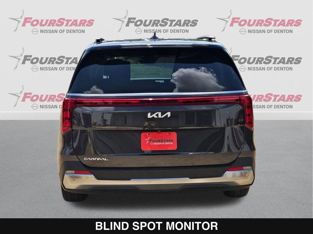 Used 2025 Kia Carnival SX FWD image 5