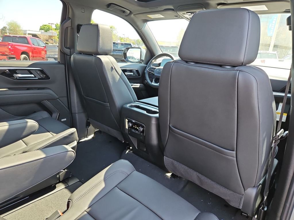 New 2026 Chevrolet Suburban Z71 w/ Comfort Package AWD/4WD image 14