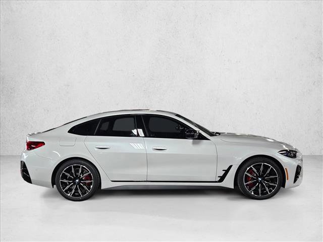 New 2026 BMW M440i image 4