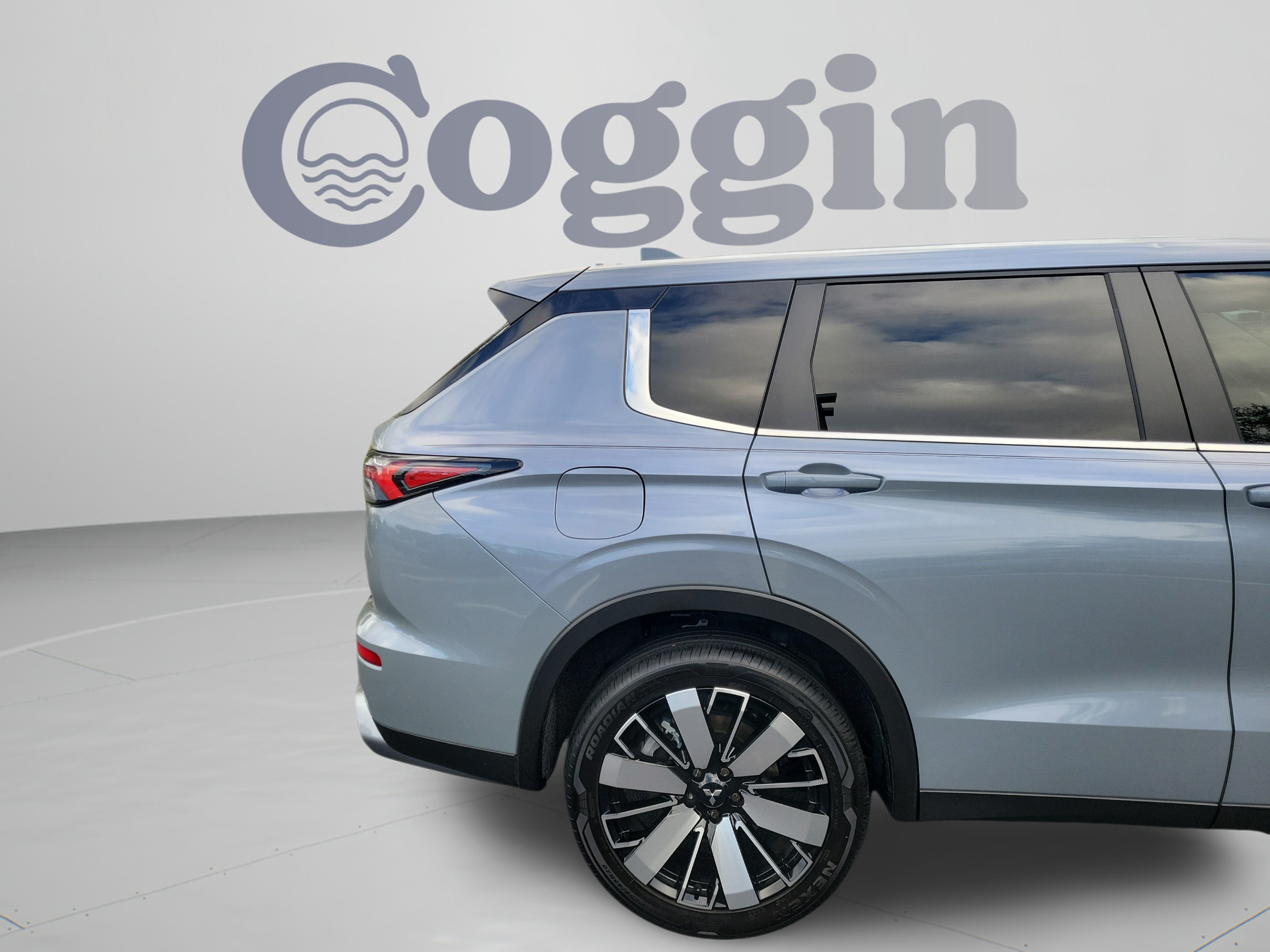 Used 2025 Mitsubishi Outlander SE FWD image 32