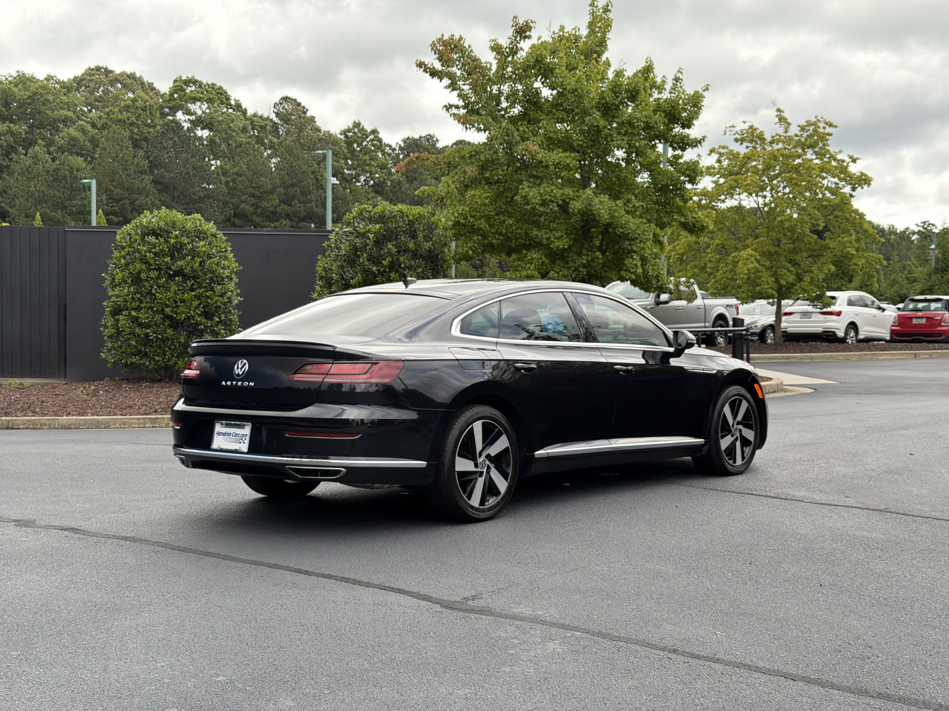 Used 2021 Volkswagen Arteon SE FWD image 3