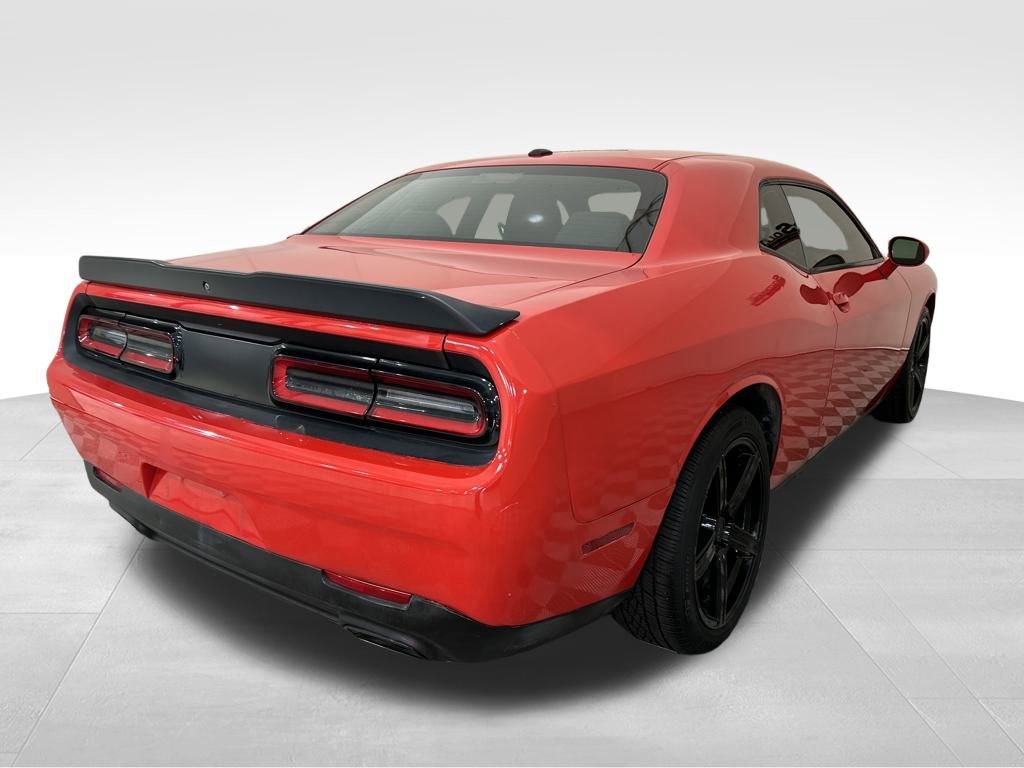 Used 2019 Dodge Challenger SXT w/ Blacktop Package image 5