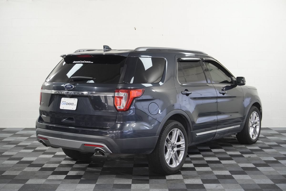 Used 2017 Ford Explorer XLT w/ Equipment Group 202A FWD image 6