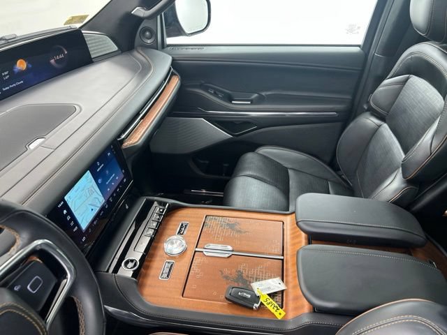 Certified 2025 Lincoln Navigator Black Label AWD/4WD image 25