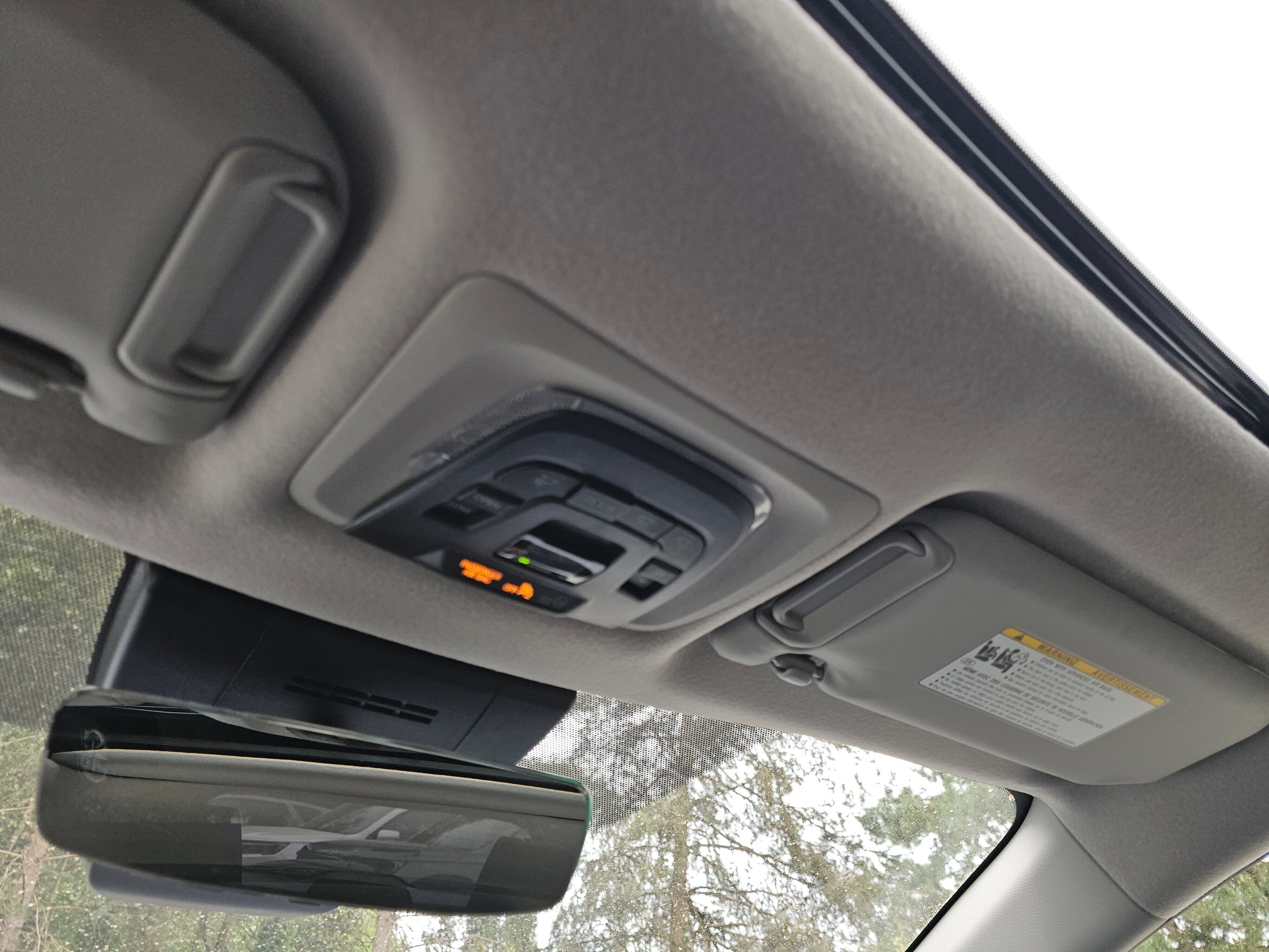 Used 2025 Toyota Corolla Cross XLE w/ Convenience Package image 30