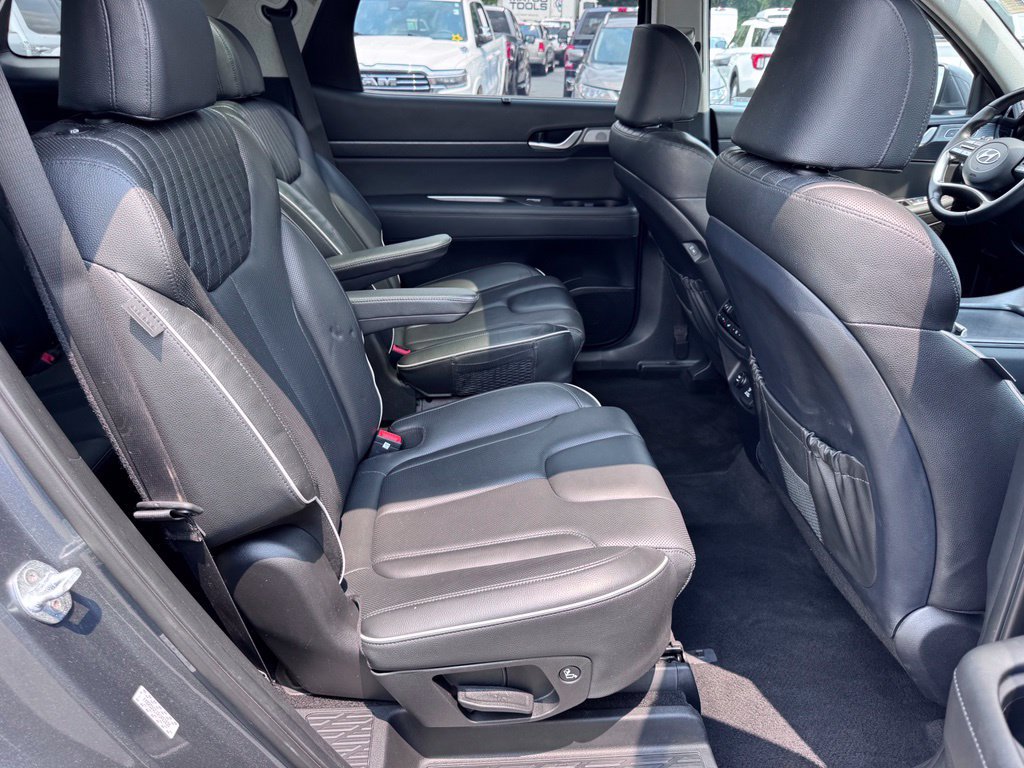 Used 2023 Hyundai Palisade Limited w/ Cargo Package AWD/4WD image 28