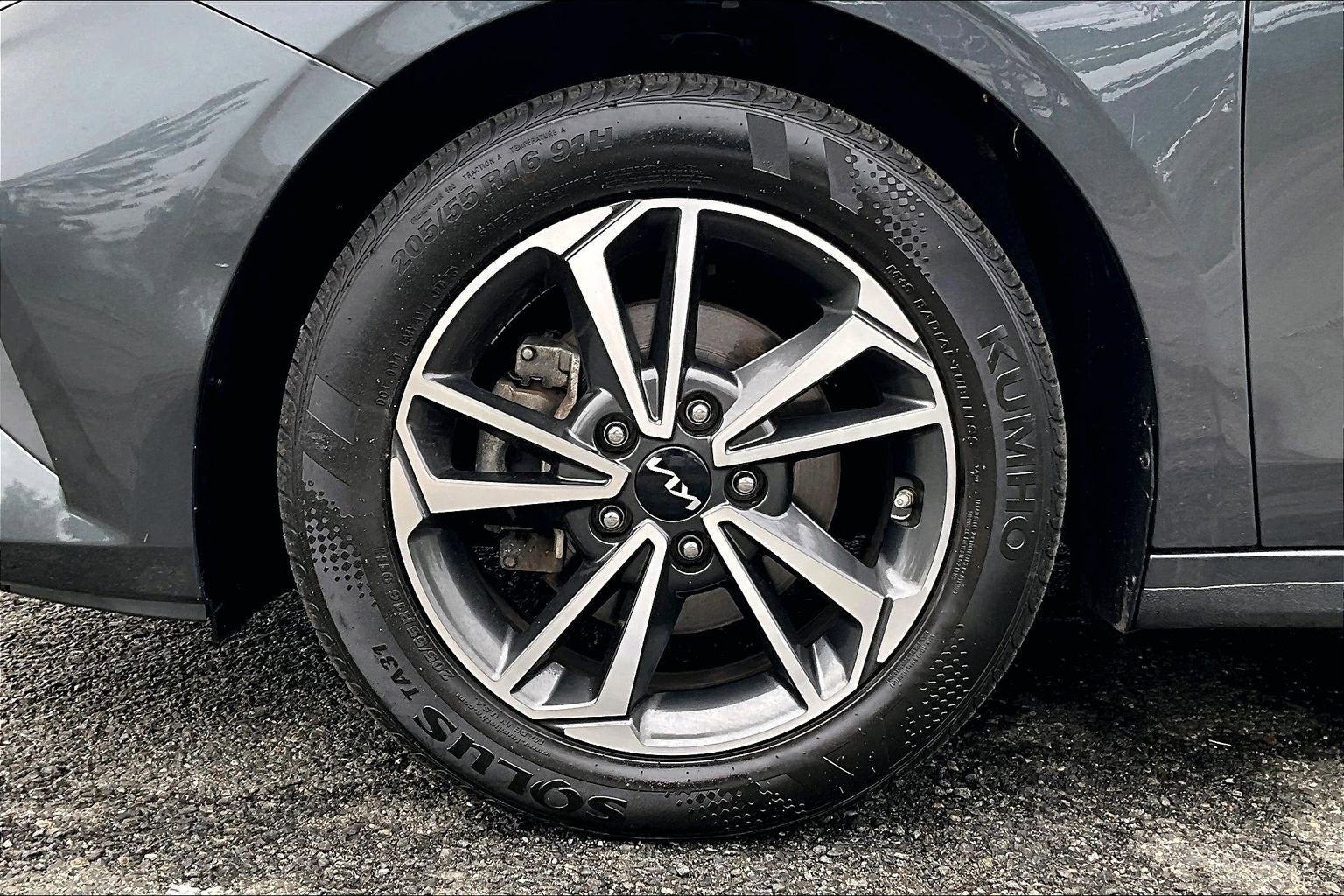 Used 2023 Kia Forte LXS w/ LXS Technology Package FWD image 8