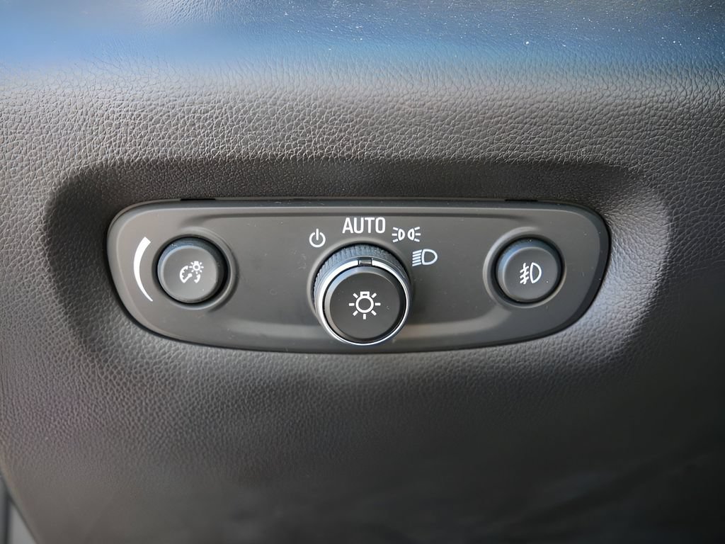 Used 2021 Chevrolet Traverse Premier AWD/4WD image 19