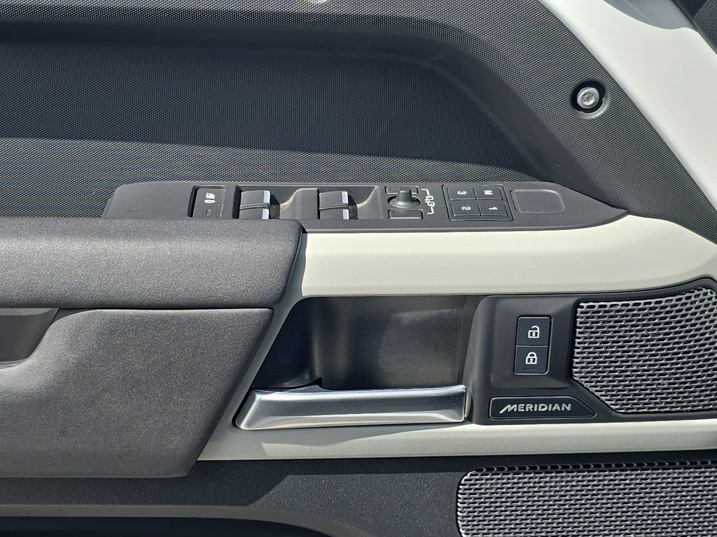 Certified 2024 Land Rover Defender 110 S AWD/4WD image 29