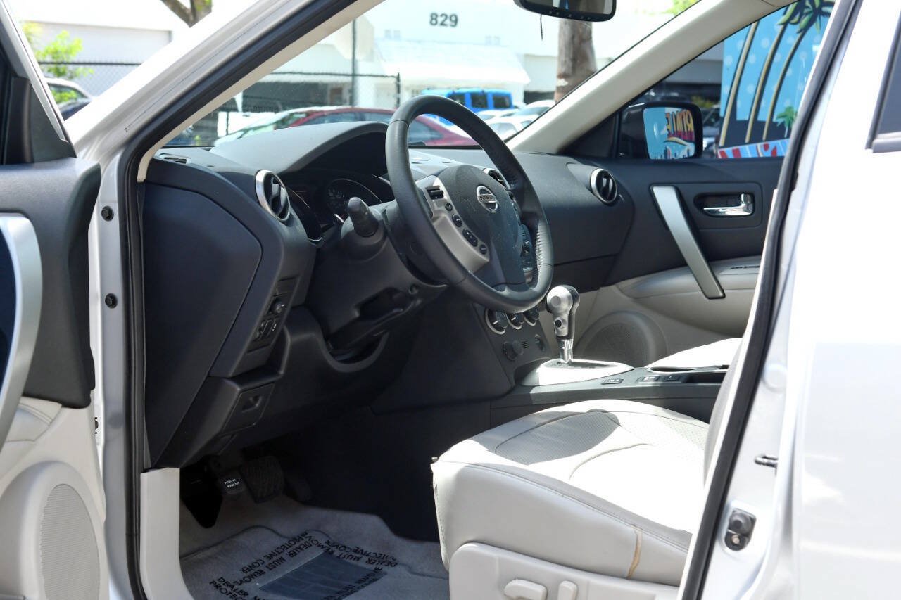 Used 2013 Nissan Rogue SL FWD image 18