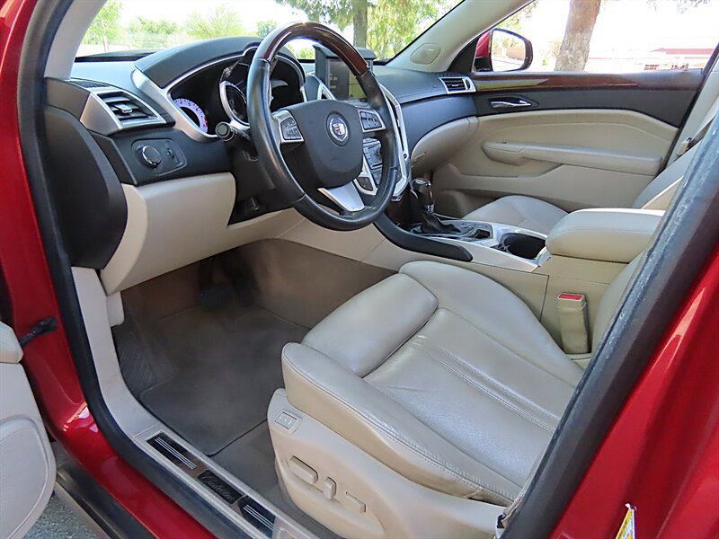 Used 2011 Cadillac SRX Luxury FWD image 12