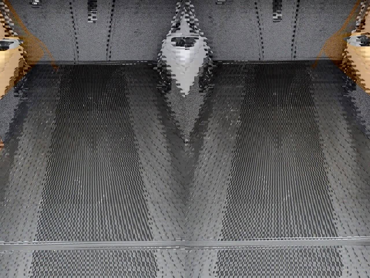 New 2026 Land Rover Range Rover Long Wheelbase SE image 31