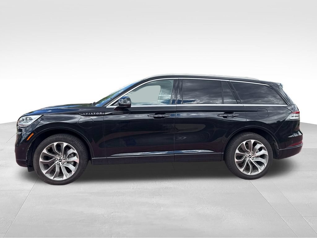 Used 2022 Lincoln Aviator Grand Touring w/ Equipment Group 301A AWD/4WD image 4