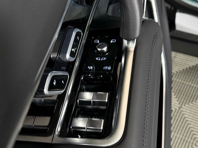 New 2026 Land Rover Range Rover SE AWD/4WD image 24