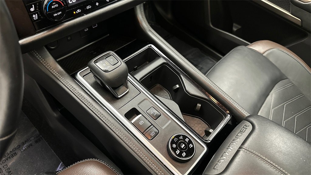 Certified 2022 Nissan Pathfinder Platinum w/ Cargo Package image 16