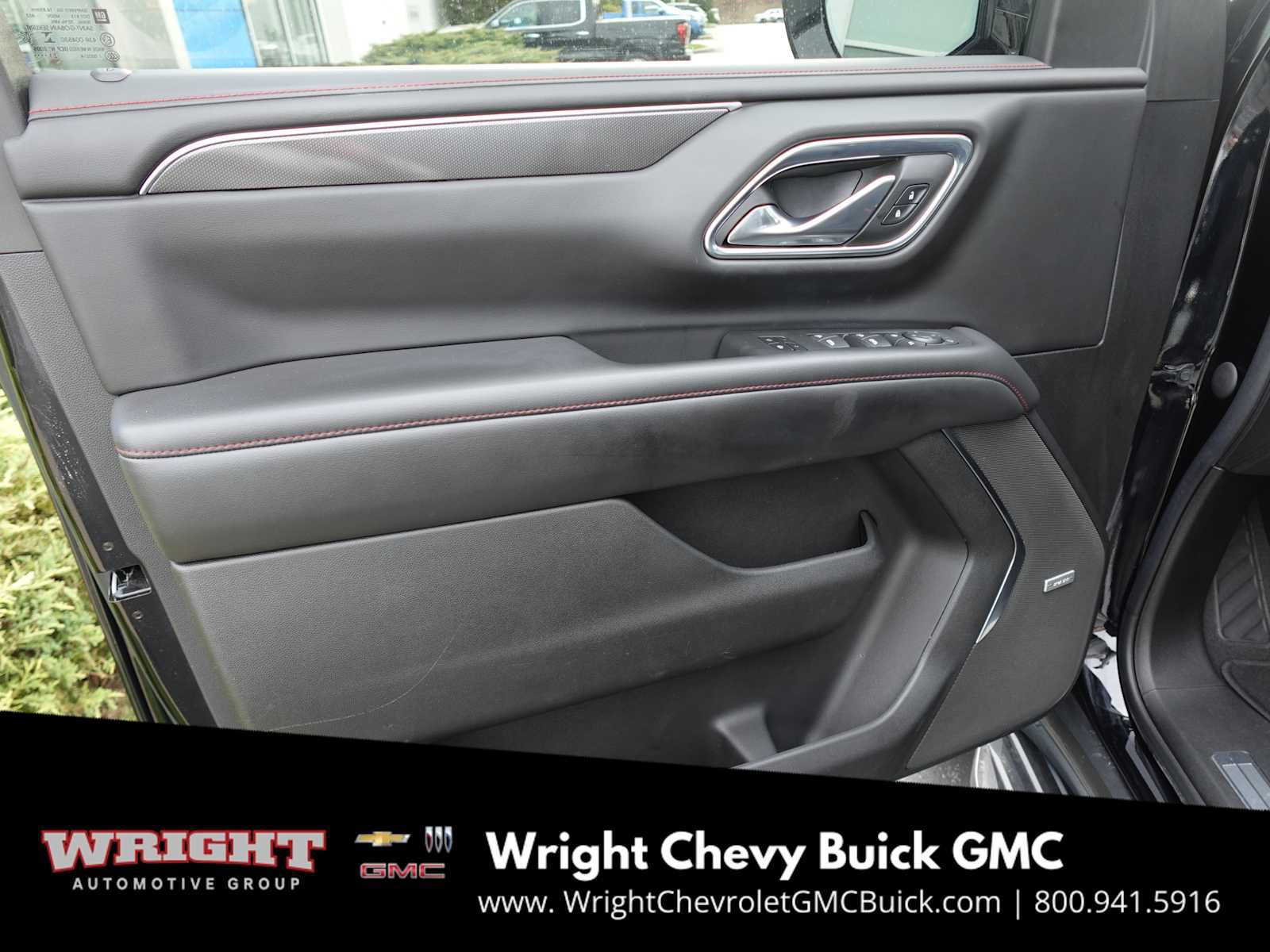 Used 2022 Chevrolet Suburban RST w/ Sport Performance Package image 11