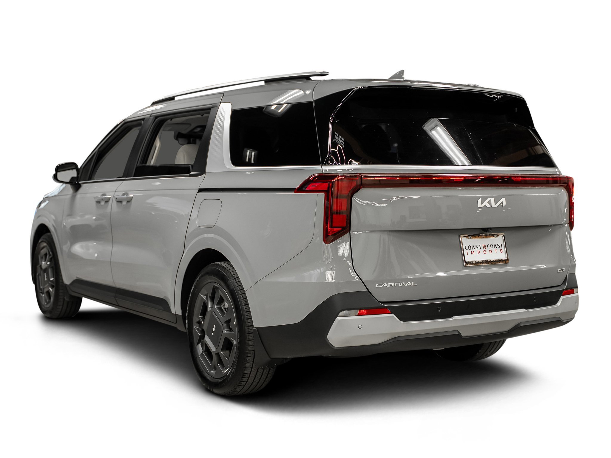 Used 2025 Kia Carnival EX image 3