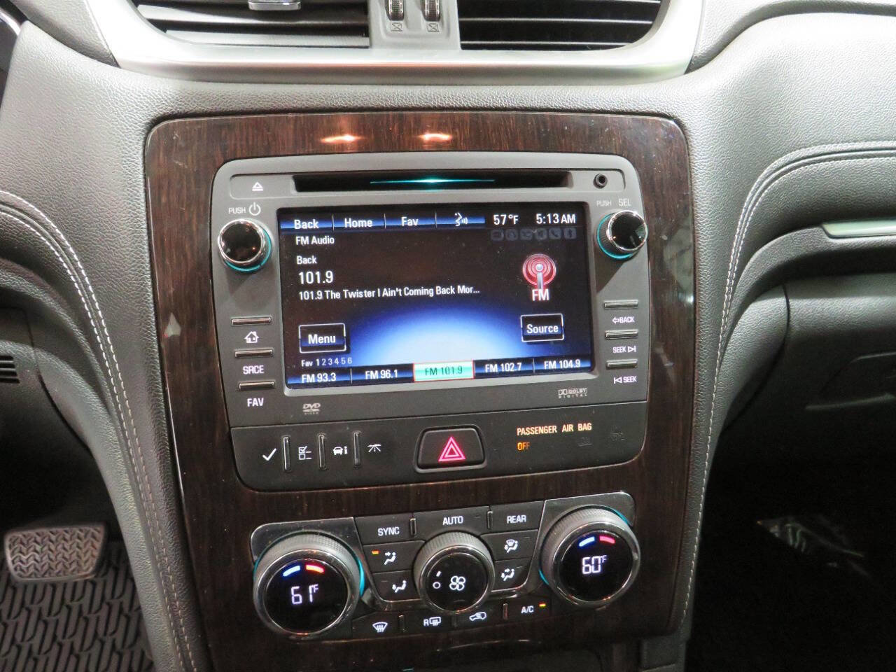 Used 2016 Chevrolet Traverse LT w/ Traveler's Package image 22