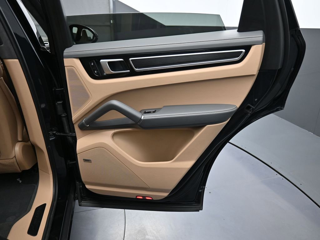 Certified 2023 Porsche Cayenne GTS AWD/4WD image 26