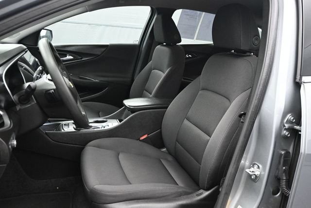 Used 2025 Chevrolet Malibu LT FWD image 5