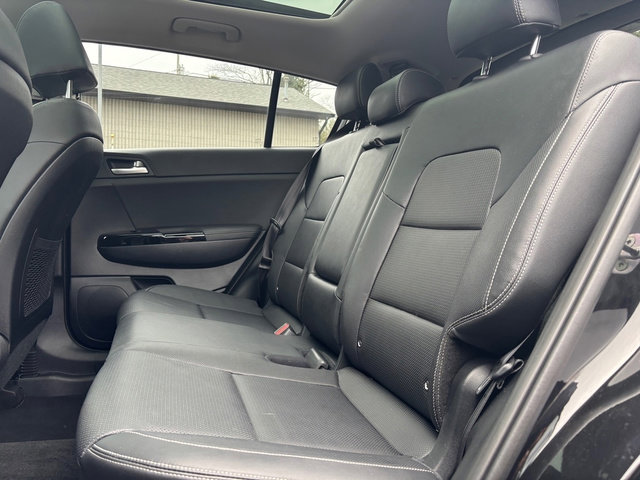 Used 2021 Kia Sportage EX w/ EX Technology Package image 31