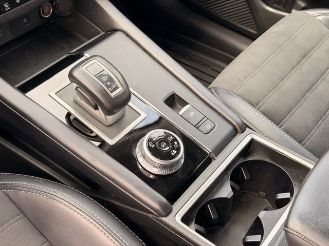 Used 2024 Mitsubishi Outlander SE AWD/4WD image 16
