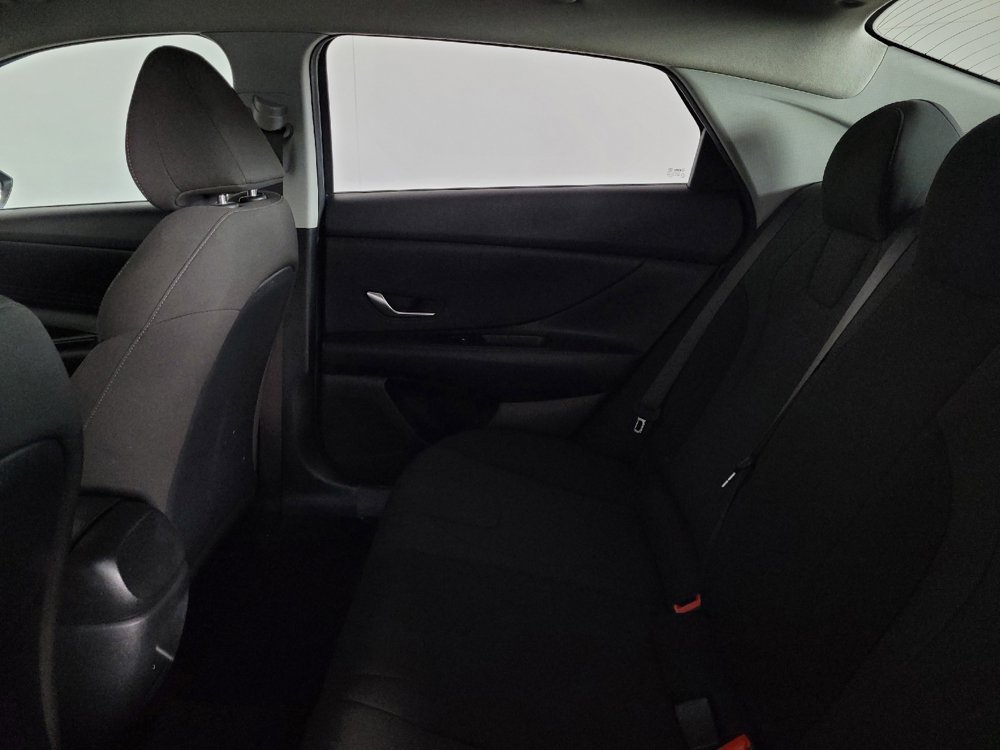 Used 2024 Hyundai Elantra SE FWD image 18
