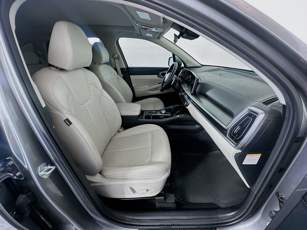Used 2025 Kia Sorento EX w/ EX Panoramic Sunroof Package FWD image 29